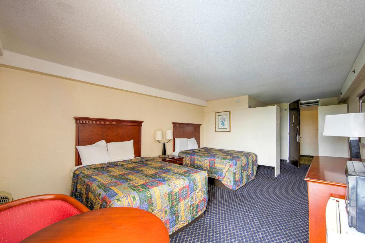 Travel Inn Petersburg Exterior photo
